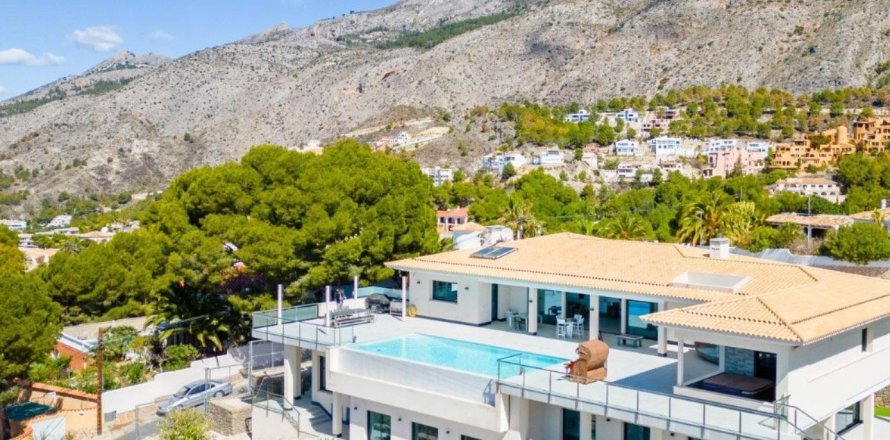 Villa in Zona Altea Hills, Alicante, Spain 5 bedrooms, 680 sq.m. No. 167765