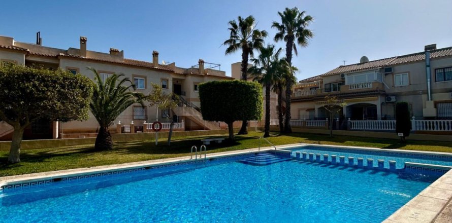 Bungalow in Torrevieja, Alicante, Spain 2 bedrooms, 65 sq.m. No. 167764