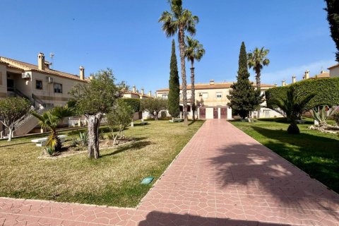 Bungalow for sale in Torrevieja, Alicante, Spain 2 bedrooms, 65 sq.m. No. 167764 - photo 10