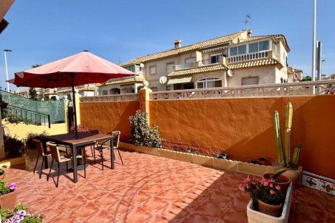 Bungalow for sale in Torrevieja, Alicante, Spain 2 bedrooms, 65 sq.m. No. 167764 - photo 8