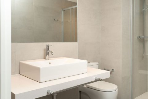 Apartment for sale in Badalona, Barcelona, Spain 4 bedrooms, 141 sq.m. No. 160986 - photo 2