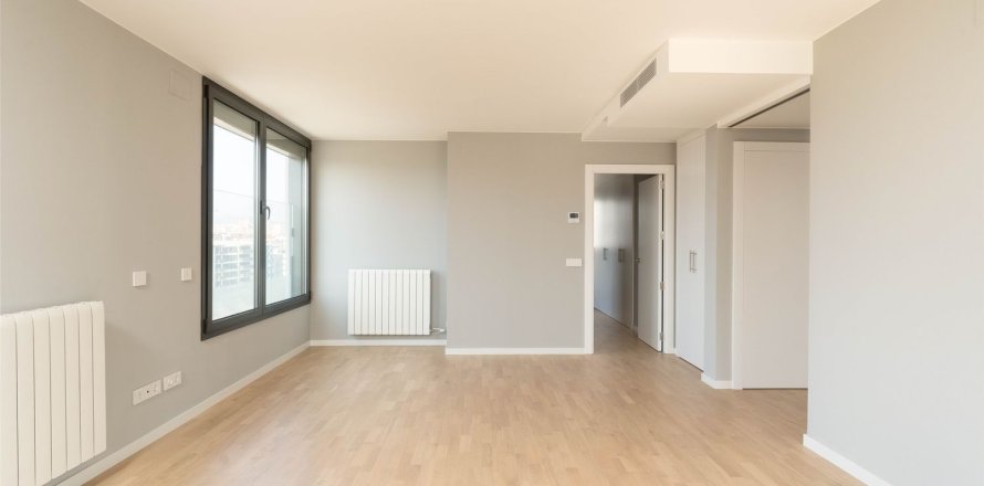 Apartment in Badalona, Barcelona, Spain 4 bedrooms, 141 sq.m. No. 160986