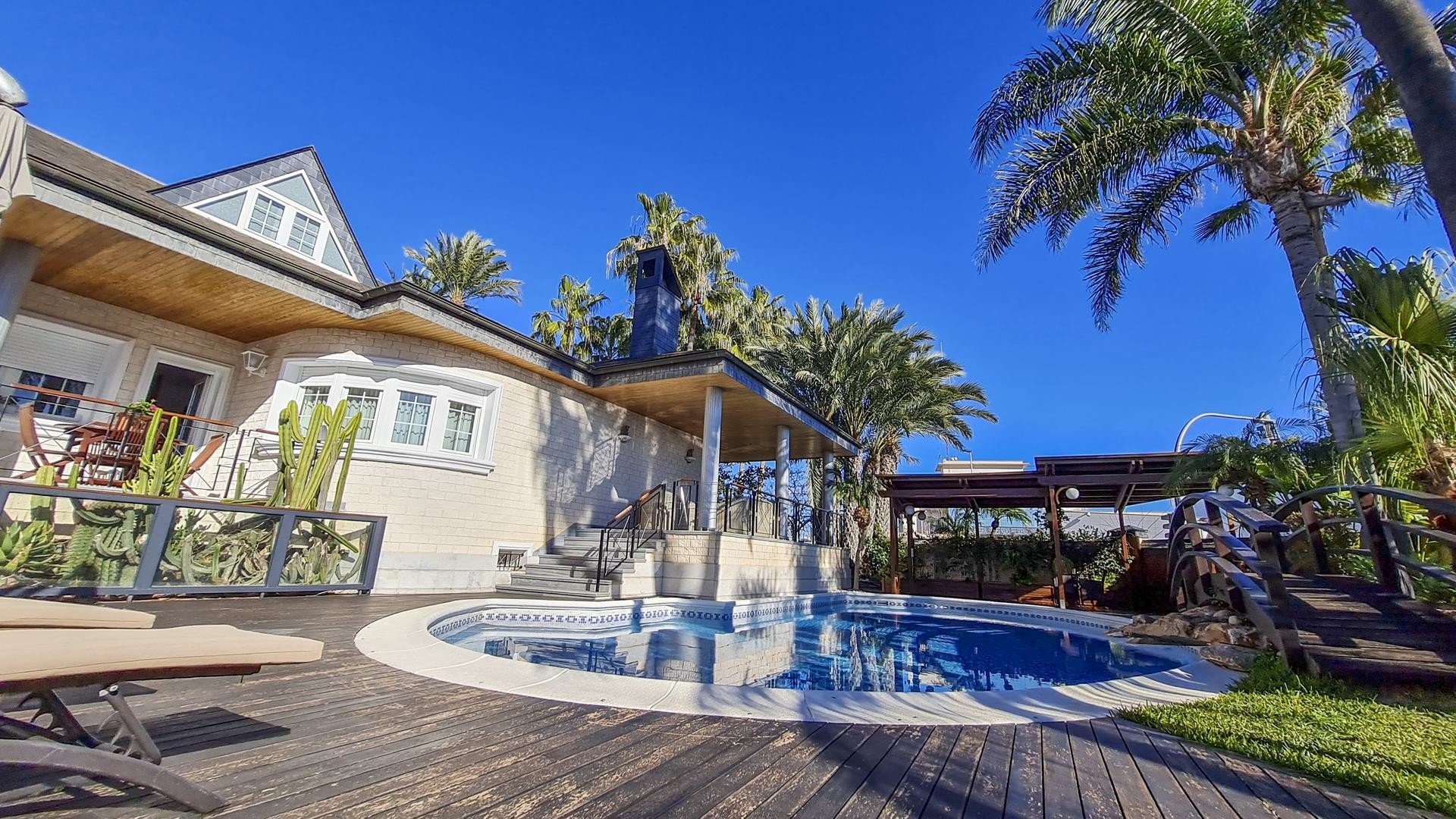 Villa a San Pedro del Pinatar, Murcia, Spagna 5 camere da letto, 780 mq. N° 99784