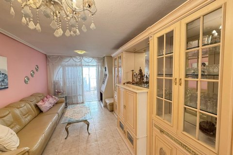 Casa adosada en venta Torrevieja, Alicante, España 2 dormitorios, 130 m2 No. 138404 - foto 1