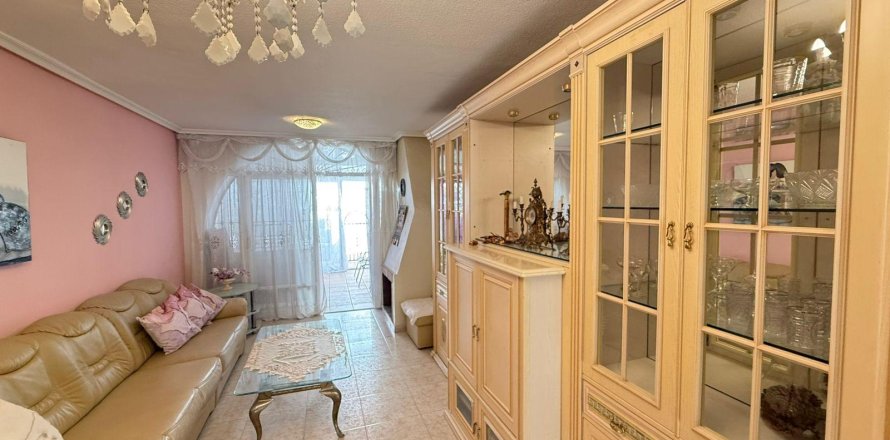 Casa adosada Torrevieja, Alicante, España 2 dormitorios, 130 m2 No. 138404