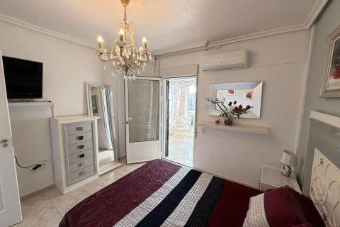 Casa adosada en venta Torrevieja, Alicante, España 2 dormitorios, 130 m2 No. 138404 - foto 8