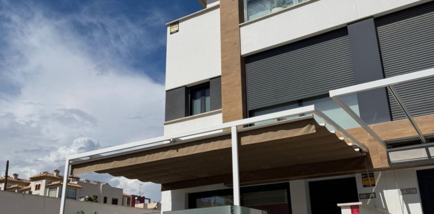 Casa adosada Guardamar del Segura, Alicante, España 3 dormitorios, 120 m2 No. 138405