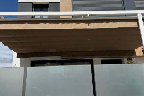 Casa adosada en venta Guardamar del Segura, Alicante, España 3 dormitorios, 120 m2 No. 138405 - foto 2