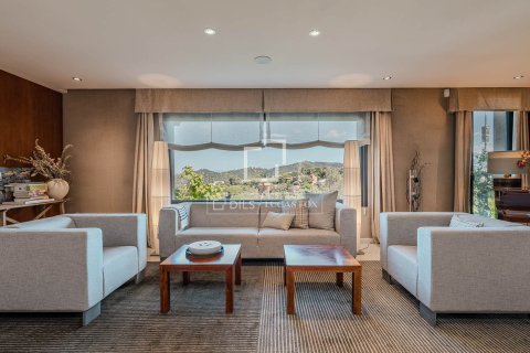 Villa for sale in Barcelona, Spain 7 bedrooms, 659 sq.m. No. 150452 - photo 27