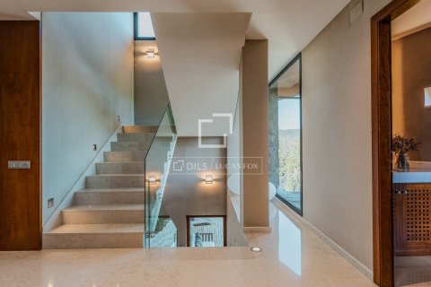 Villa for sale in Barcelona, Spain 7 bedrooms, 659 sq.m. No. 150452 - photo 23