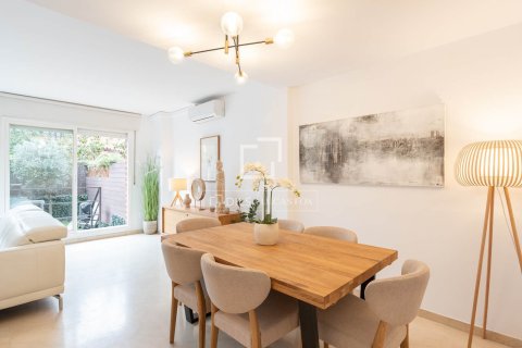 Villa en venta en Sant Cugat del Vallès, Barcelona, España 5 dormitorios, 248 m2 No. 150450 - foto 5