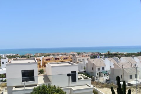 Dzīvoklis pārdošanā Guardamar del Segura, Alicante, Spānijā 3 istabas, 93 m2 Nr. 196446 - attēls 2