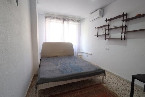 Apartment for sale in Torrevieja, Alicante, Spain 3 bedrooms, 104 sq.m. No. 196441 - photo 11
