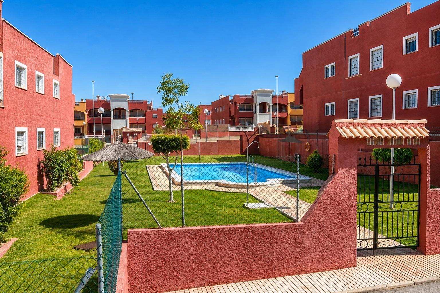Bungalow in Los Altos, Alicante, Spain 2 bedrooms, 80 sq.m. No. 193196