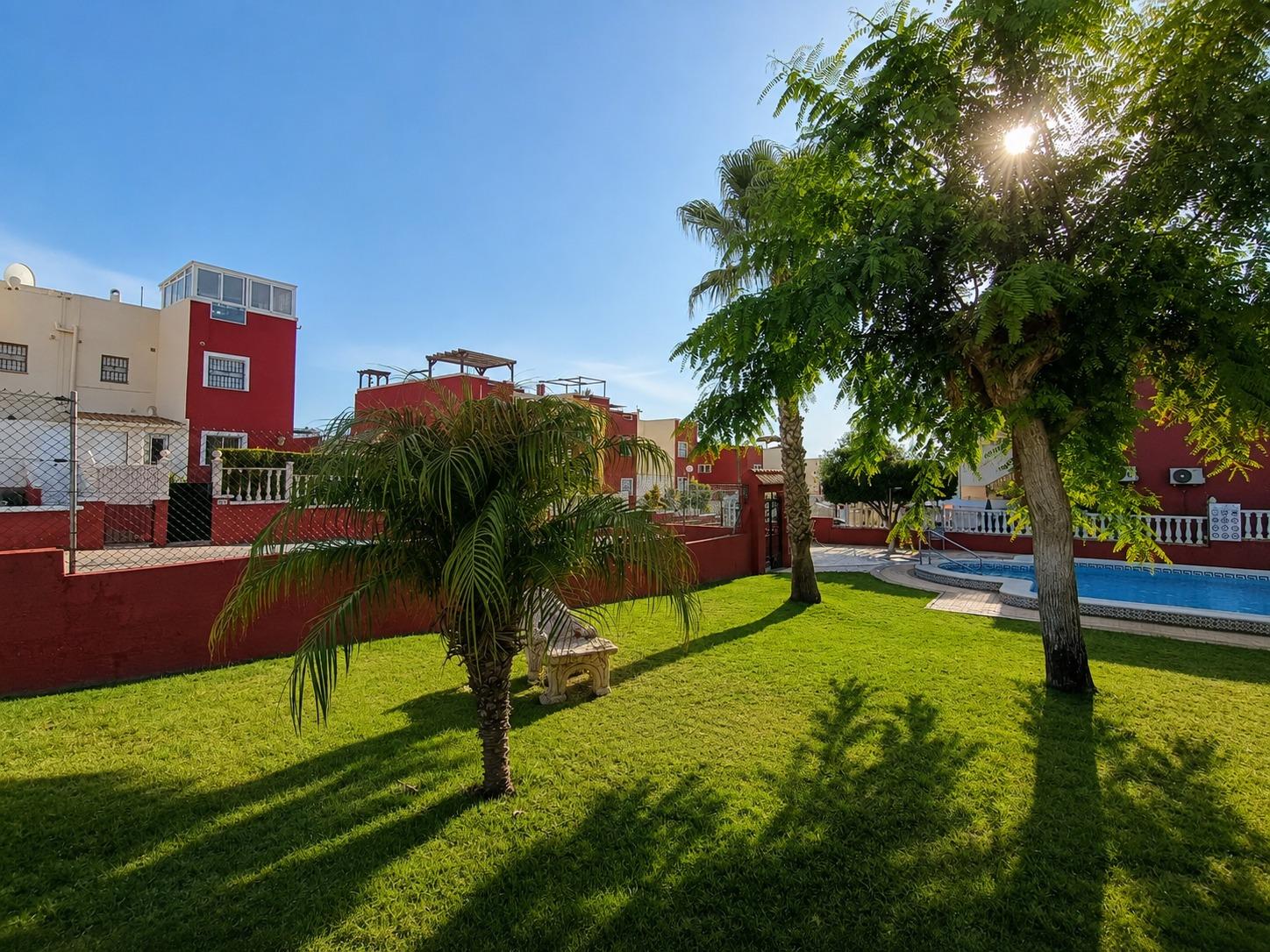 Bungalow en Alicante, España 2 dormitorios, 82 m2 No. 193195