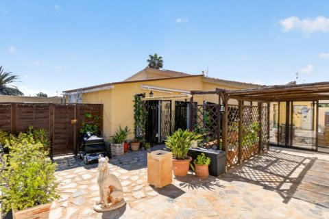 Villa in Torrevieja, Alicante, Spain 3 bedrooms, 109 sq.m. No. 189334
