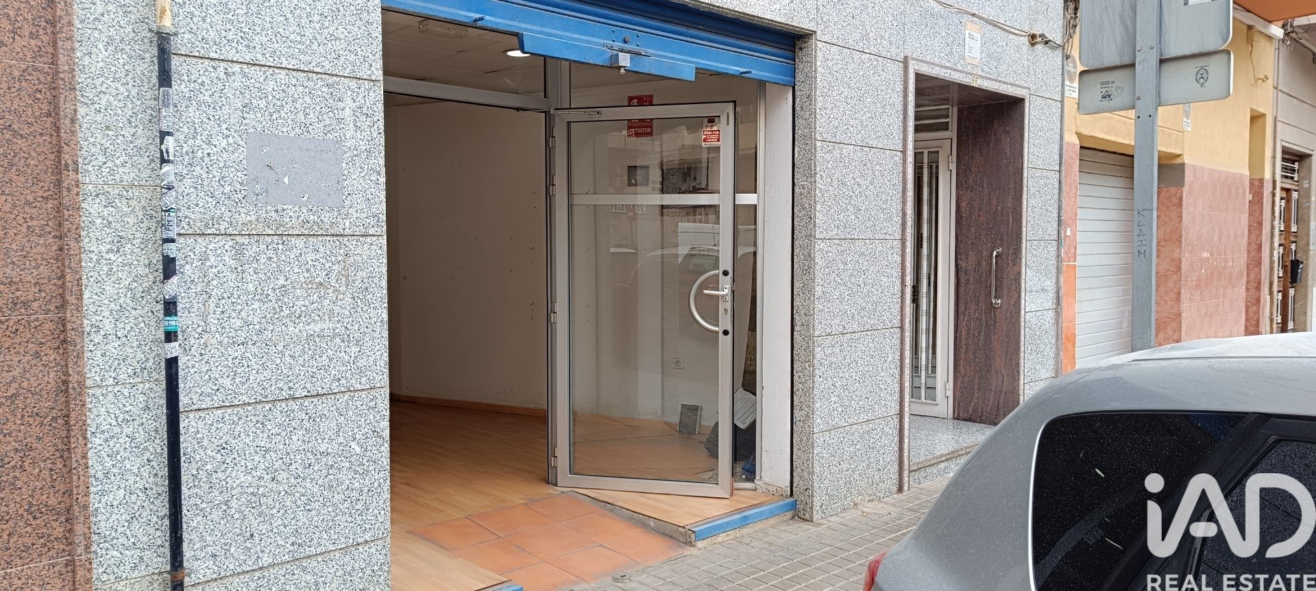 Commercial property à Elche, Alicante, Espagne 113 m2 No. 173416