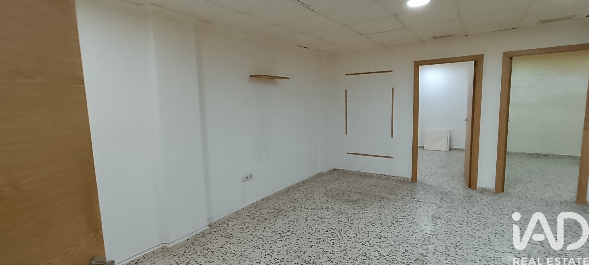 Commercial property à Elche, Alicante, Espagne 113 m2 No. 173416