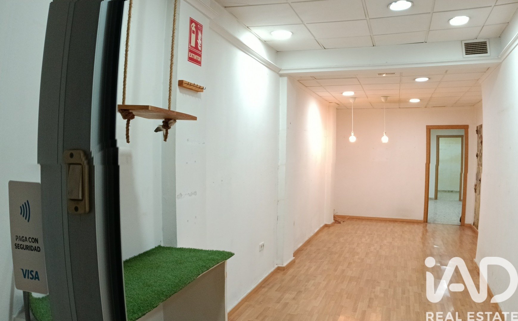 Commercial property à Elche, Alicante, Espagne 113 m2 No. 173416