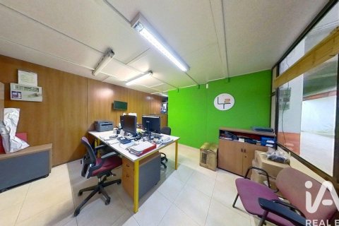 Lokal usługowy w Torredembarra, Tarragona, Hiszpania 6 sypialni, 420 mkw. nr 173421 – zdjęcie 8