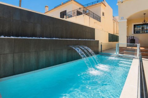 Villa i Torrevieja, Alicante, Spanien 4 sovrum, 114 kvm. Nr. 195540