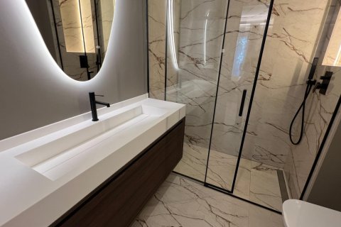 Apartment for sale in Madrid, Spain 2 bedrooms, 106 sq.m. No. 140232 - photo 16