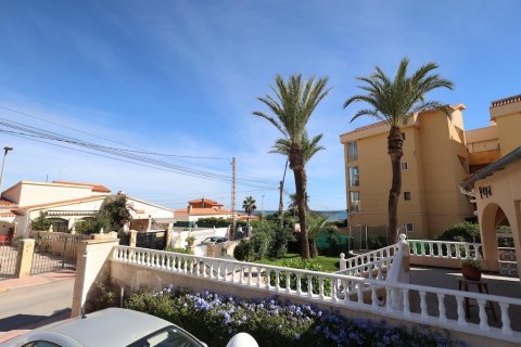 Сasa en venta en Torrevieja, Alicante, España 4 dormitorios, 230 m2 No. 140234 - foto 1