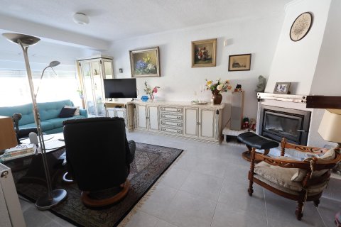 Сasa en venta en Torrevieja, Alicante, España 4 dormitorios, 230 m2 No. 140234 - foto 9