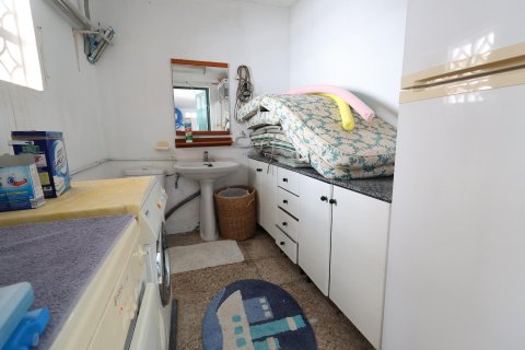 Сasa en venta en Torrevieja, Alicante, España 4 dormitorios, 230 m2 No. 140234 - foto 23