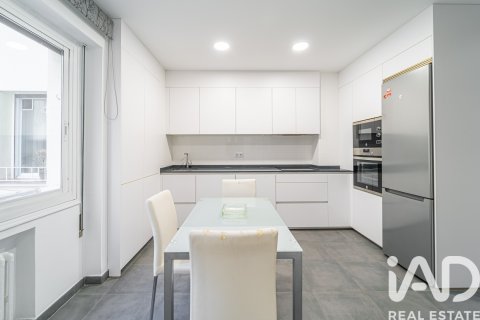 Appartamento a Madrid, Spagna 2 camere da letto, 102 mq. N° 187561