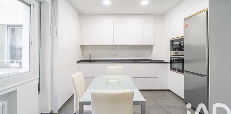 Appartamento a Madrid, Spagna 2 camere da letto, 102 mq. N° 187561