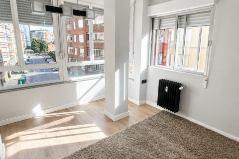 Apartment for rent in Leon, Spain 3 bedrooms, 91 sq.m. No. 187563 - photo 6
