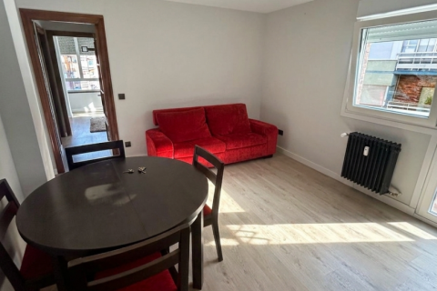 Apartment for rent in Leon, Spain 3 bedrooms, 91 sq.m. No. 187563 - photo 13