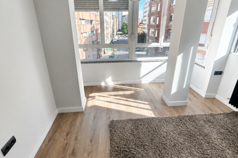 Apartment for rent in Leon, Spain 3 bedrooms, 91 sq.m. No. 187563 - photo 7