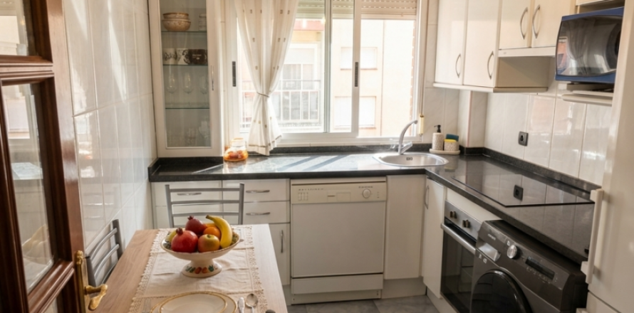 Apartment in Leon, Spain 3 bedrooms, 91 sq.m. No. 187563
