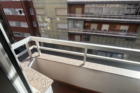 Apartment for rent in Leon, Spain 3 bedrooms, 91 sq.m. No. 187563 - photo 14