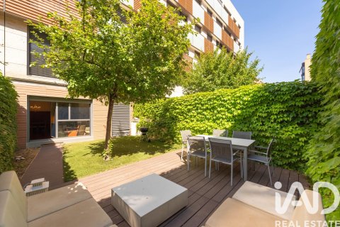 Huoneisto Madrid, Espanja 2 makuuhuonetta, 125 m2 No. 187562