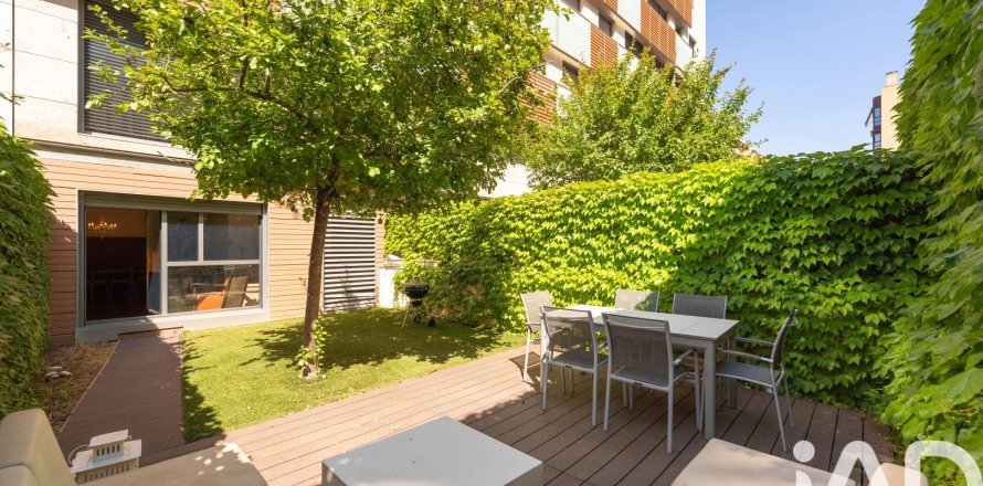 Huoneisto Madrid, Espanja 2 makuuhuonetta, 125 m2 No. 187562