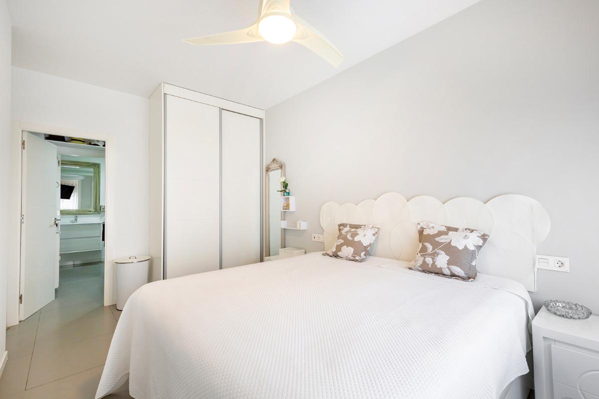 Apartment in Pilar de la Horadada, Alicante, Spain 4 bedrooms, 120 sq.m. No. 99807