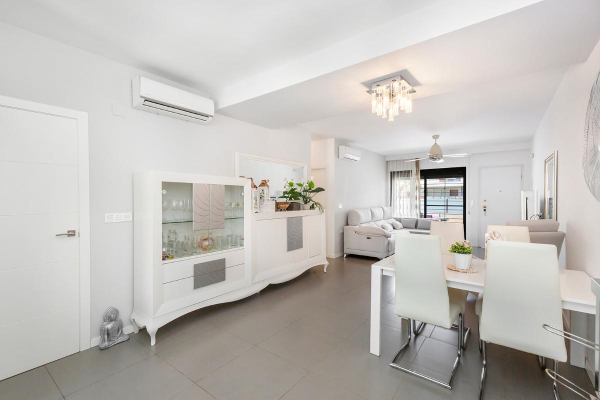 Apartment in Pilar de la Horadada, Alicante, Spain 4 bedrooms, 120 sq.m. No. 99807