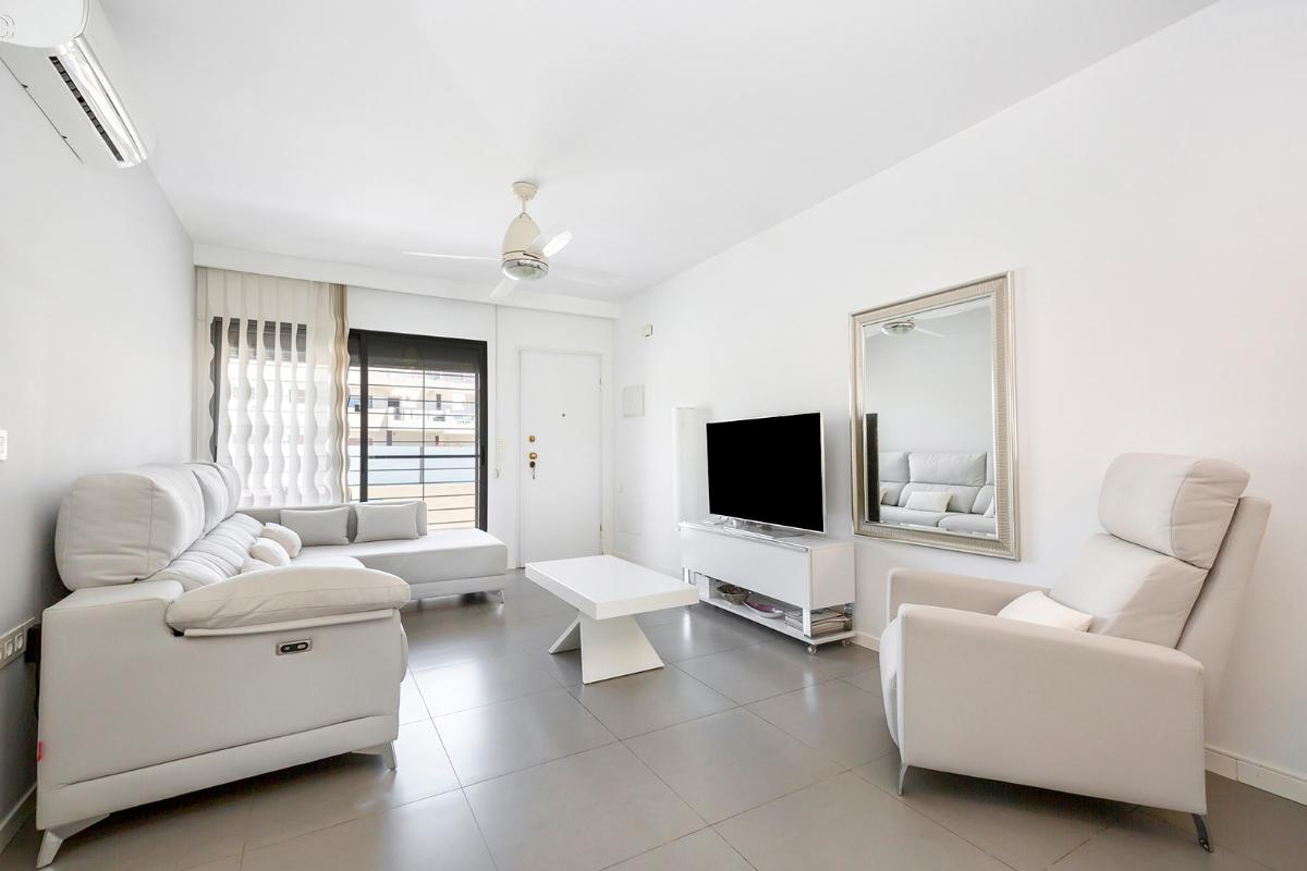 Apartment in Pilar de la Horadada, Alicante, Spain 4 bedrooms, 120 sq.m. No. 99807