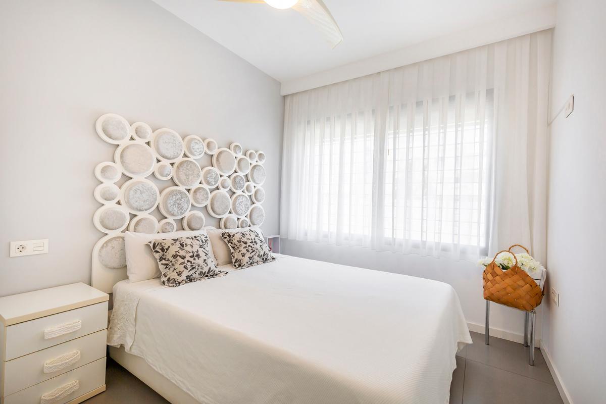 Apartment in Pilar de la Horadada, Alicante, Spain 4 bedrooms, 120 sq.m. No. 99807