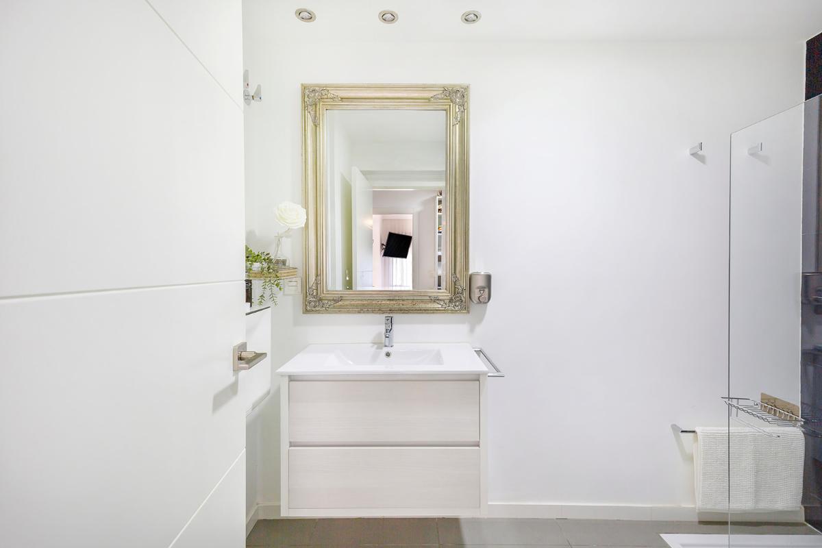 Apartment in Pilar de la Horadada, Alicante, Spain 4 bedrooms, 120 sq.m. No. 99807