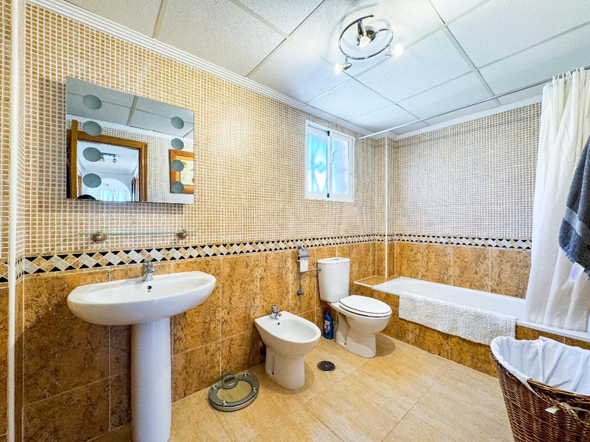 Вилла в Пунта Прима, Аликанте, Испания 4 спальни, 193м2 №99810