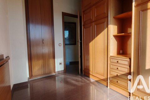 Lägenhet till salu i Barcelona, Spanien 3 sovrum, 78 kvm. Nr. 152283 - foto 13