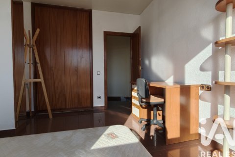 Lägenhet till salu i Barcelona, Spanien 3 sovrum, 78 kvm. Nr. 152283 - foto 11