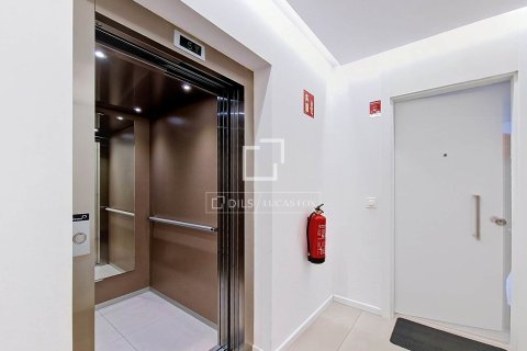 Penthouse for sale in Vilanova i la Geltru, Barcelona, Spain 4 bedrooms, 95 sq.m. No. 196221 - photo 5