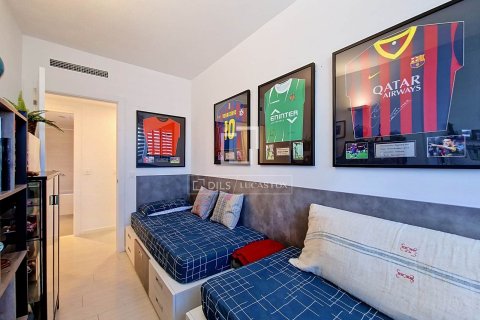 Penthouse for sale in Vilanova i la Geltru, Barcelona, Spain 4 bedrooms, 95 sq.m. No. 196221 - photo 18