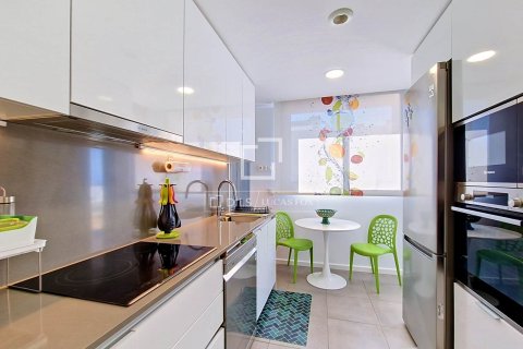 Penthouse for sale in Vilanova i la Geltru, Barcelona, Spain 4 bedrooms, 95 sq.m. No. 196221 - photo 7