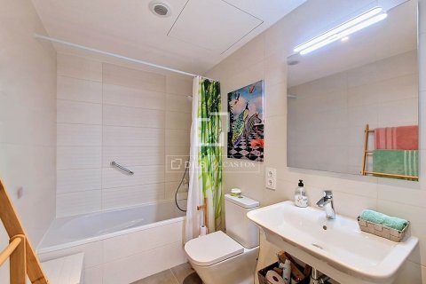Penthouse for sale in Vilanova i la Geltru, Barcelona, Spain 4 bedrooms, 95 sq.m. No. 196221 - photo 19
